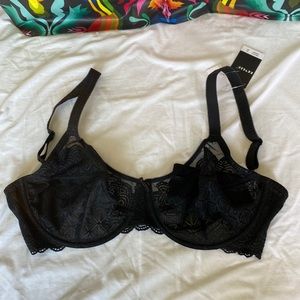 Black lacy bra 36DDD